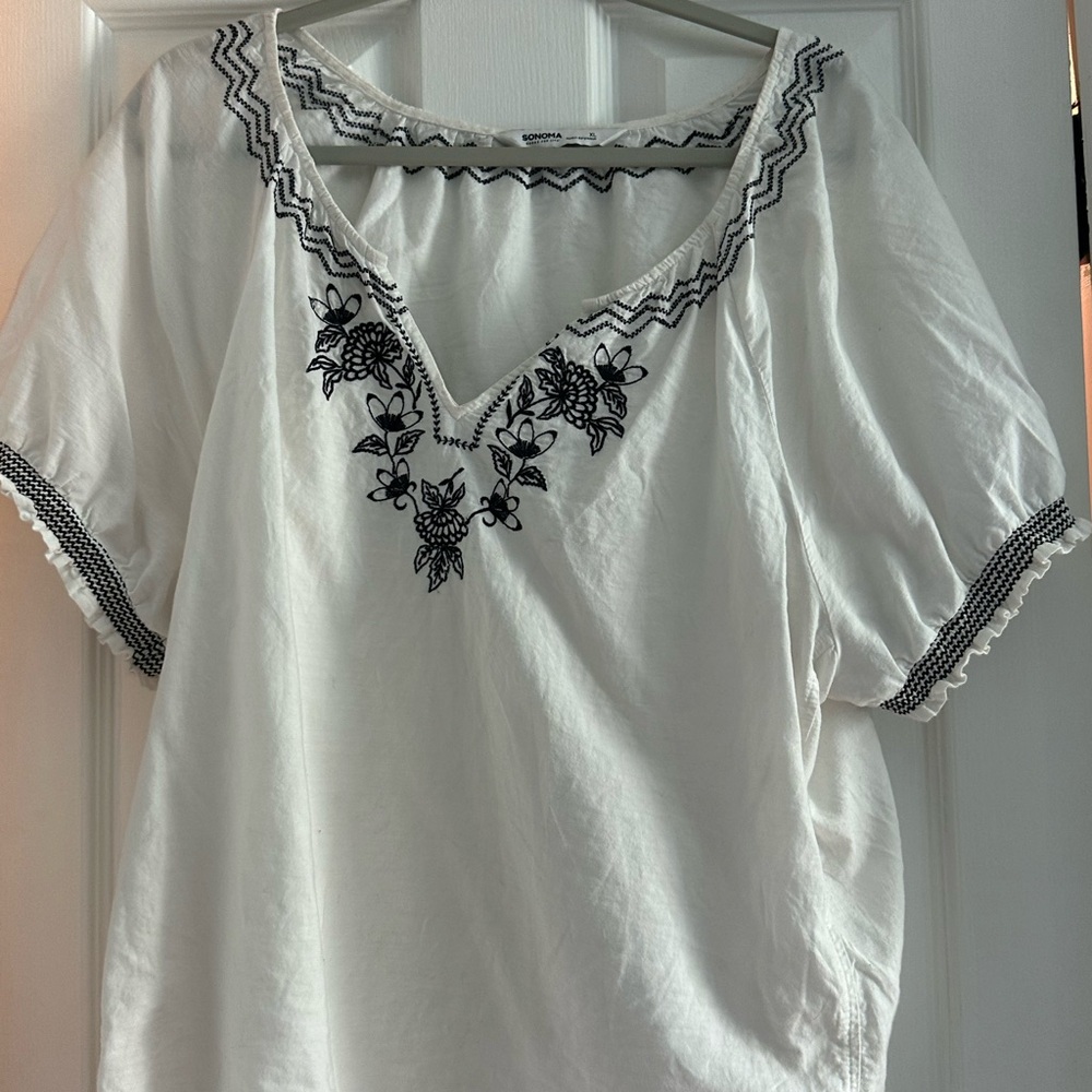 Sonoma White and Black Puff Sleeve Blouse
